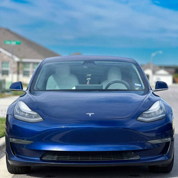 Car detail on tesla in Killeen Tx 76542